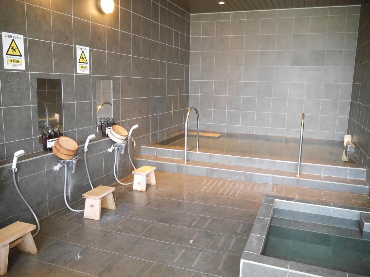 Hearts Capsule Hotel & Spa Hakata Фукуока Экстерьер фото